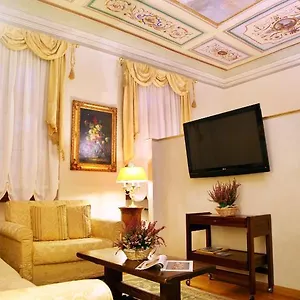 Aparthotel Tornabuoni La Petite, Firenze
